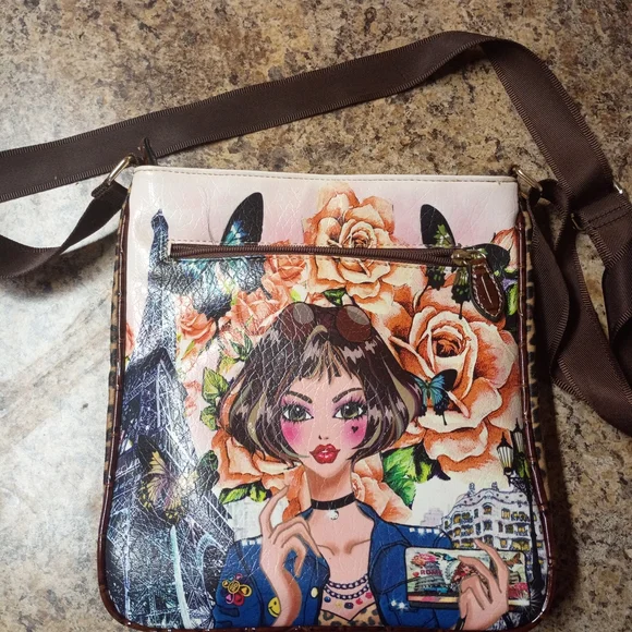 🦄 Nicole Lee Artistic Crossbody Bag with Floral and Butterfly Design - Picture 2 of 10